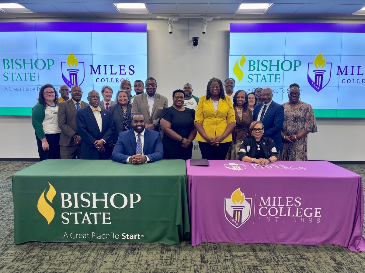 State Community College and Miles College sign a partnership